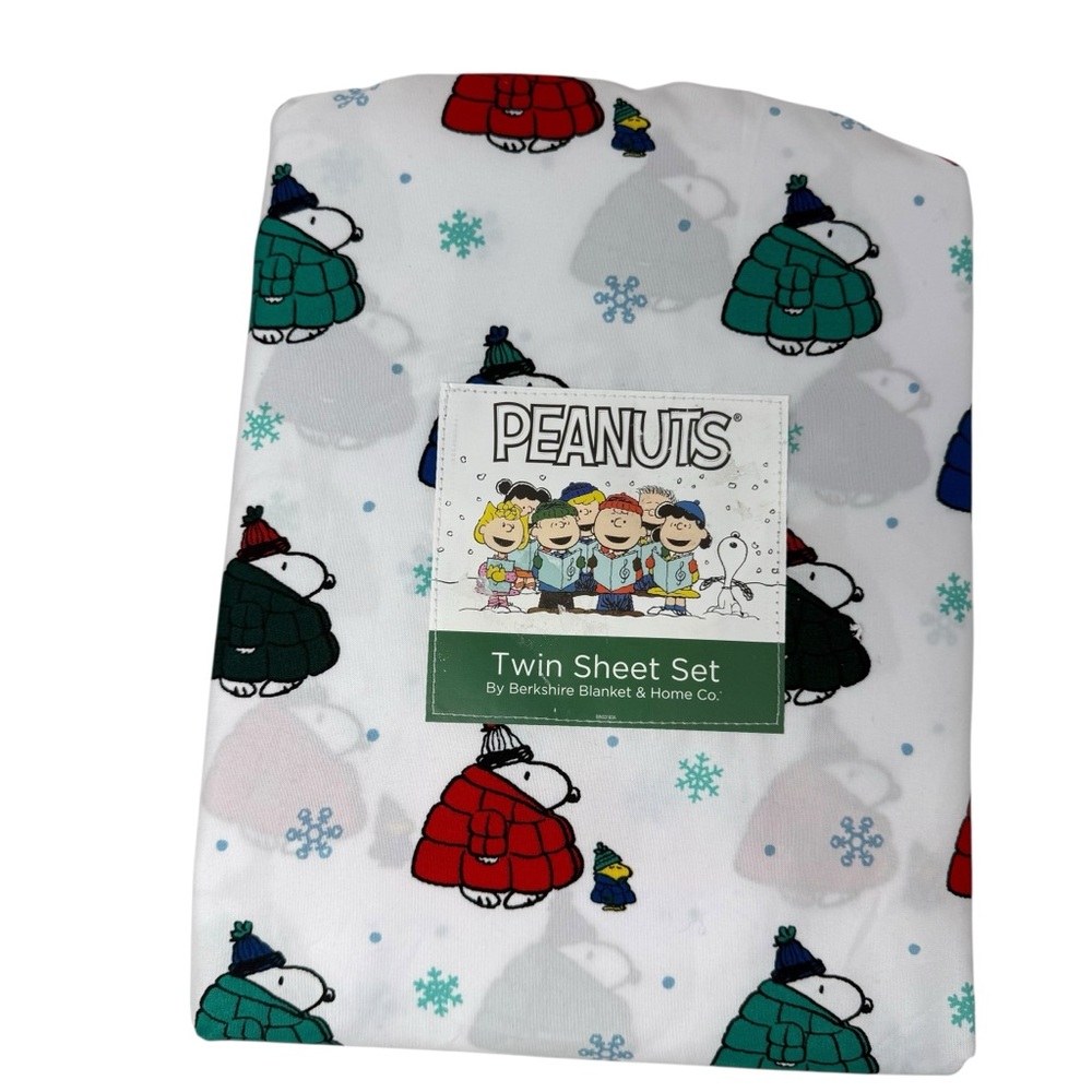 PEANUTS Twin Size Snoopy Winter Igloo Sheet 3 piece Set NWT